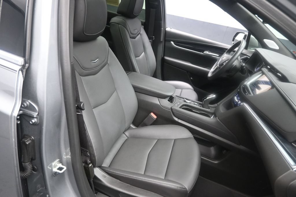 Used 2025 Cadillac XT5 Premium Luxury FWD image 31