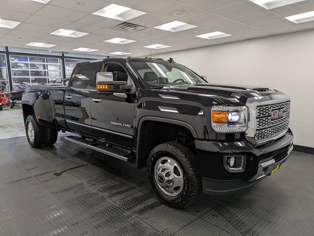 Used 2017 GMC Sierra 3500 Denali w/ Duramax Plus Package image 3