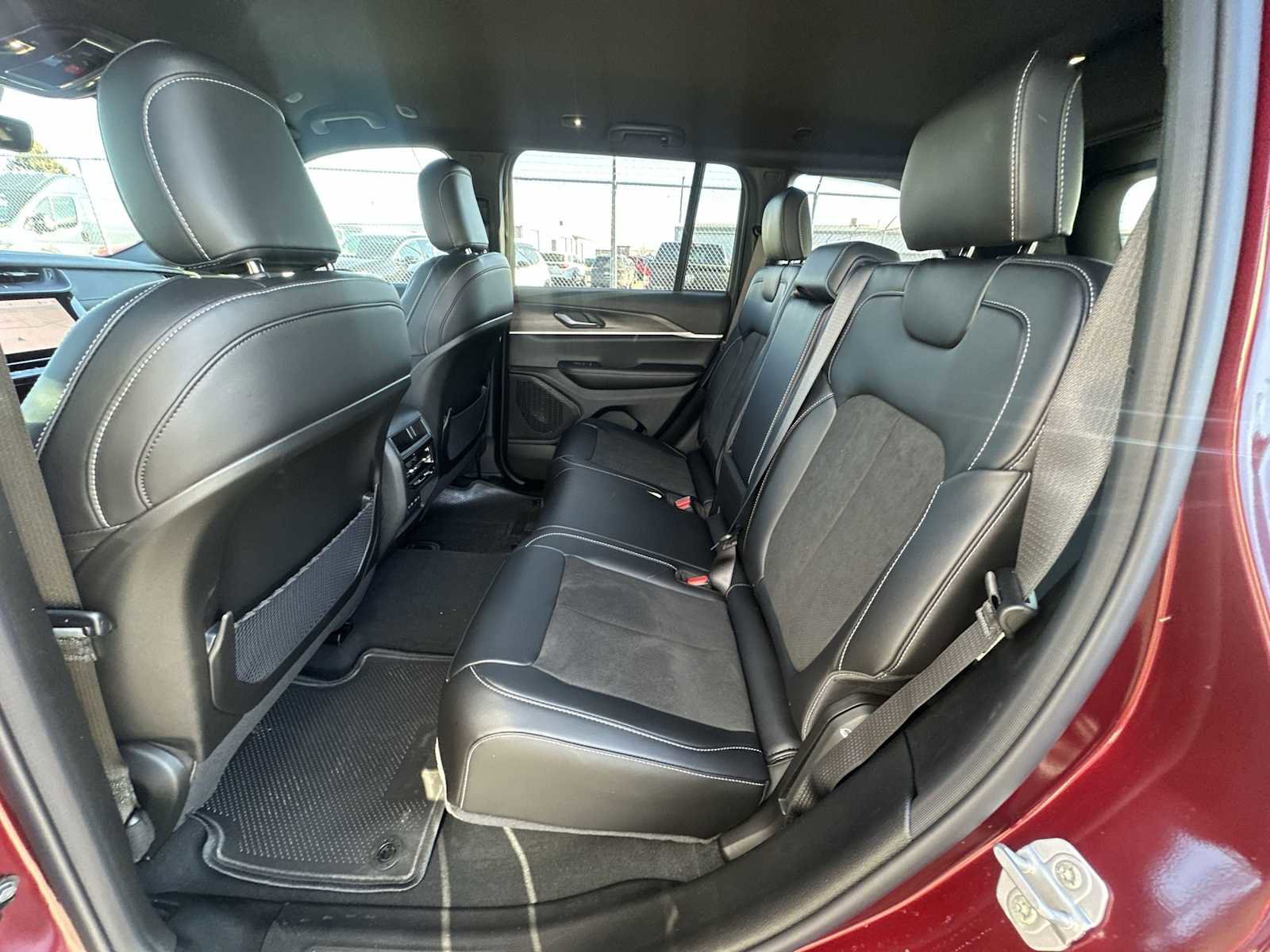 New 2026 Jeep Grand Cherokee Altitude image 23