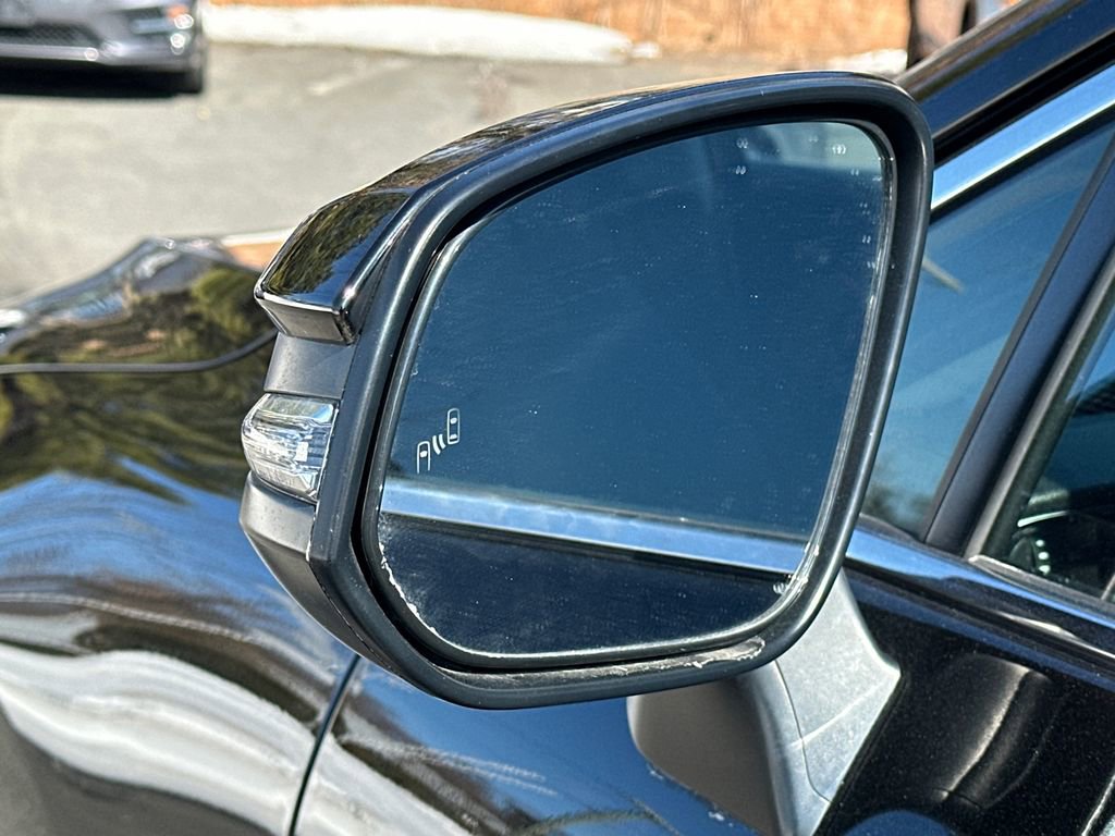 Used 2023 Toyota Venza LE image 17