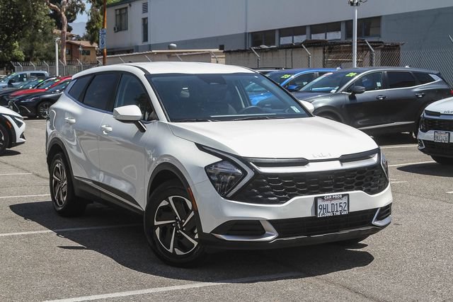 Used 2023 Kia Sportage LX AWD/4WD image 2