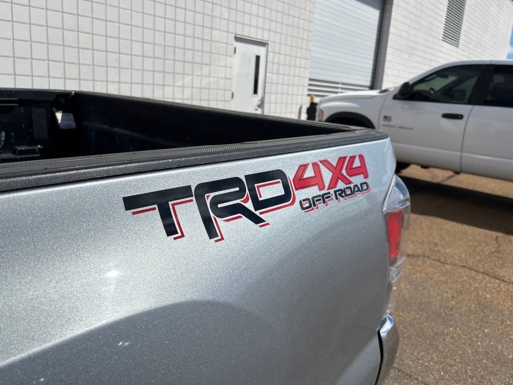 Used 2022 Toyota Tacoma TRD Off-Road image 33