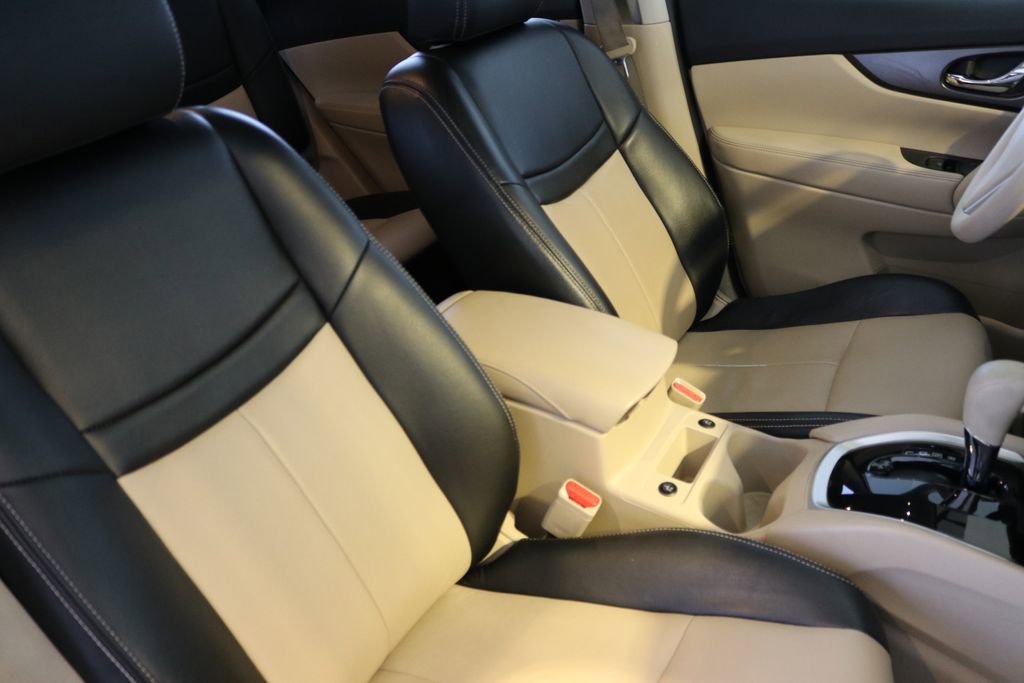 Used 2014 Nissan Rogue SV image 37