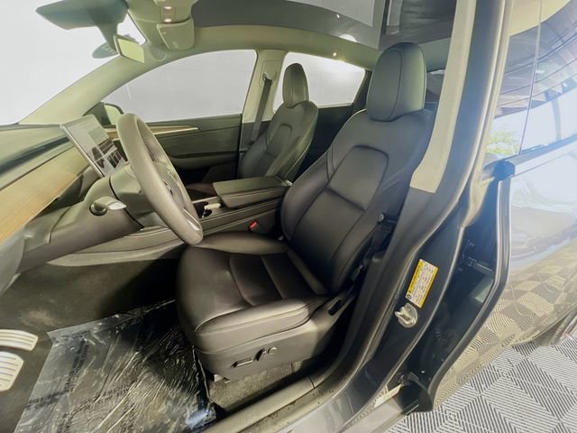 Used 2023 Tesla Model Y Performance image 10