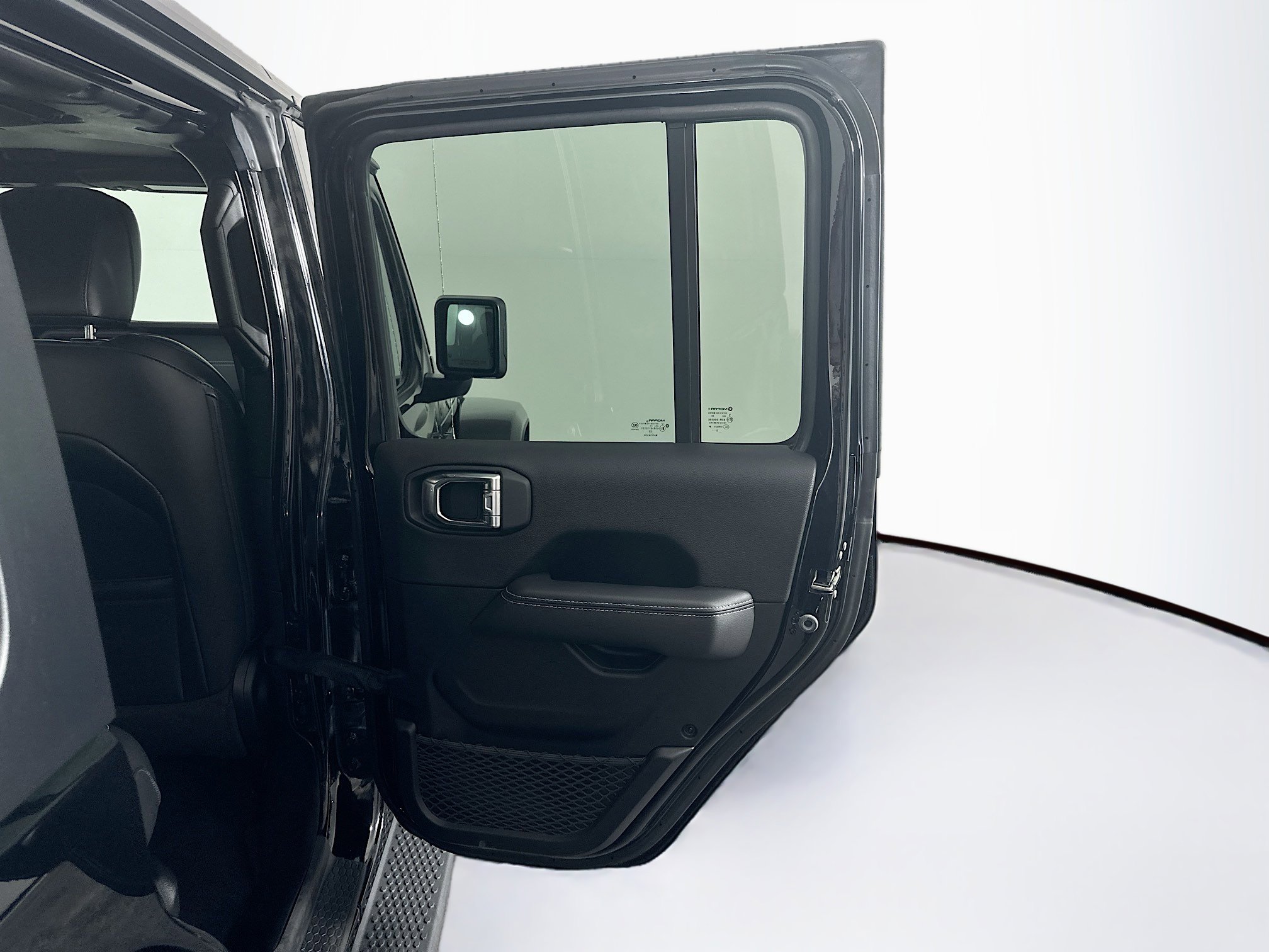 Used 2023 Jeep Wrangler Sahara w/ Cold Weather Group image 29