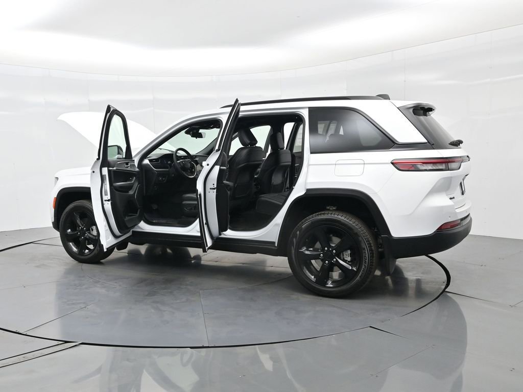 New 2025 Jeep Grand Cherokee Limited w/ Luxury Tech Group II image 42