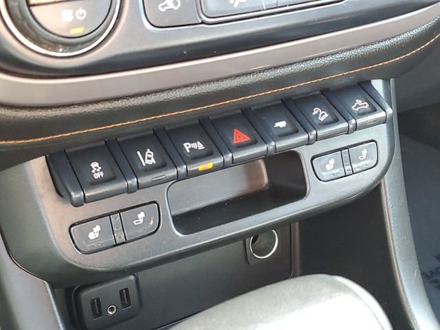 Used 2021 GMC Canyon AT4 w/ Driver Alert Package AWD/4WD image 19