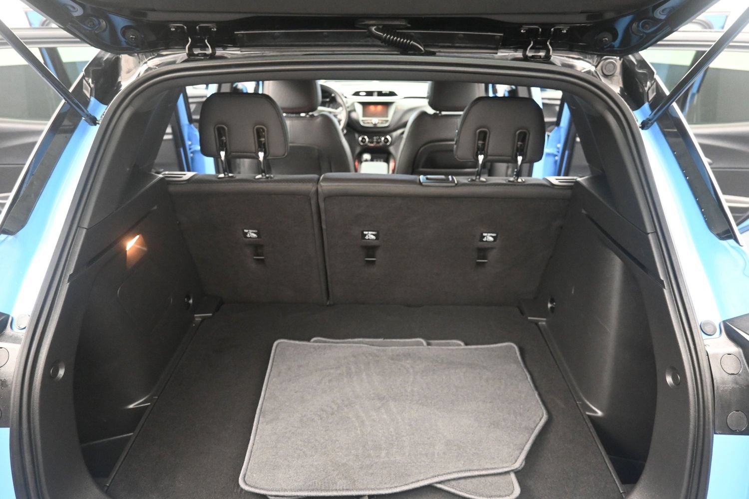 Used 2023 Chevrolet TrailBlazer RS AWD/4WD image 15