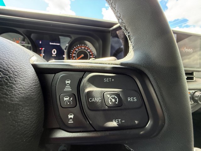 Used 2025 Jeep Wrangler Sport AWD/4WD image 35