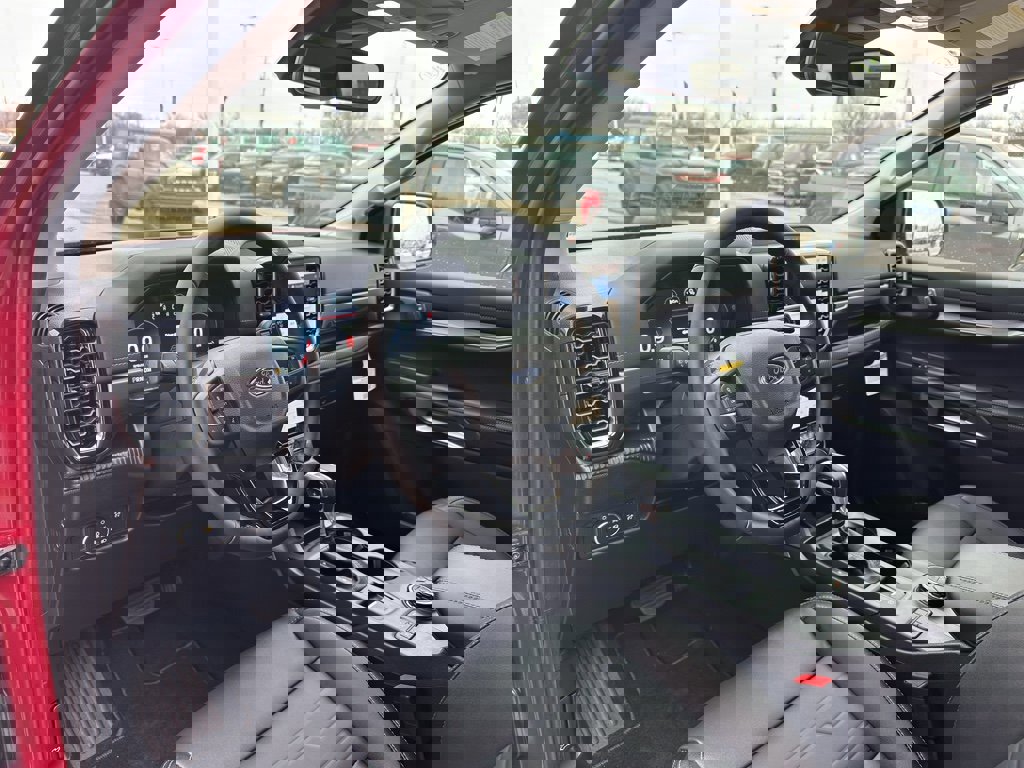 New 2025 Ford Ranger Lariat w/ Chrome Accent Package image 14