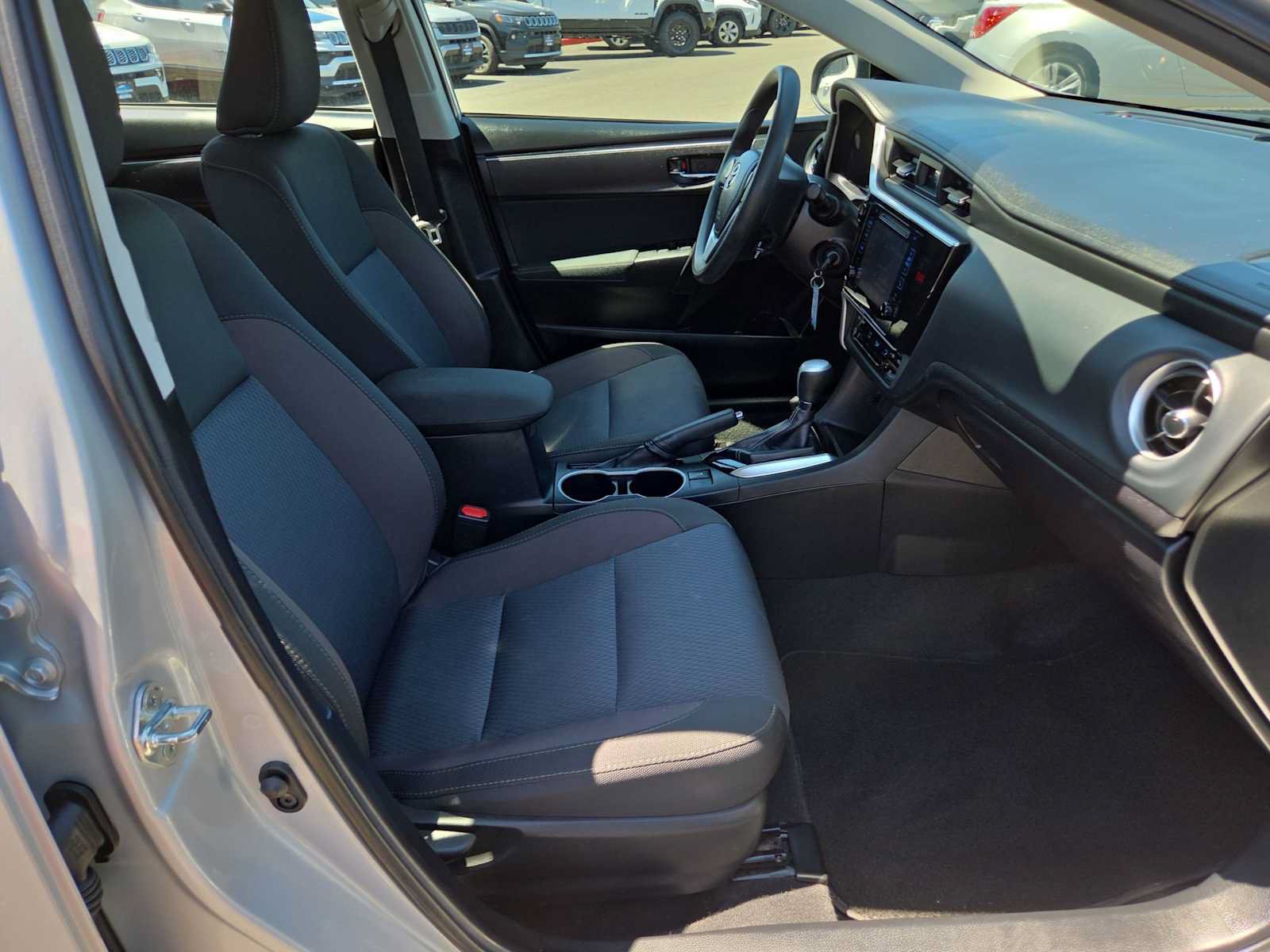 Used 2018 Toyota Corolla LE w/ LE Premium Package FWD image 22