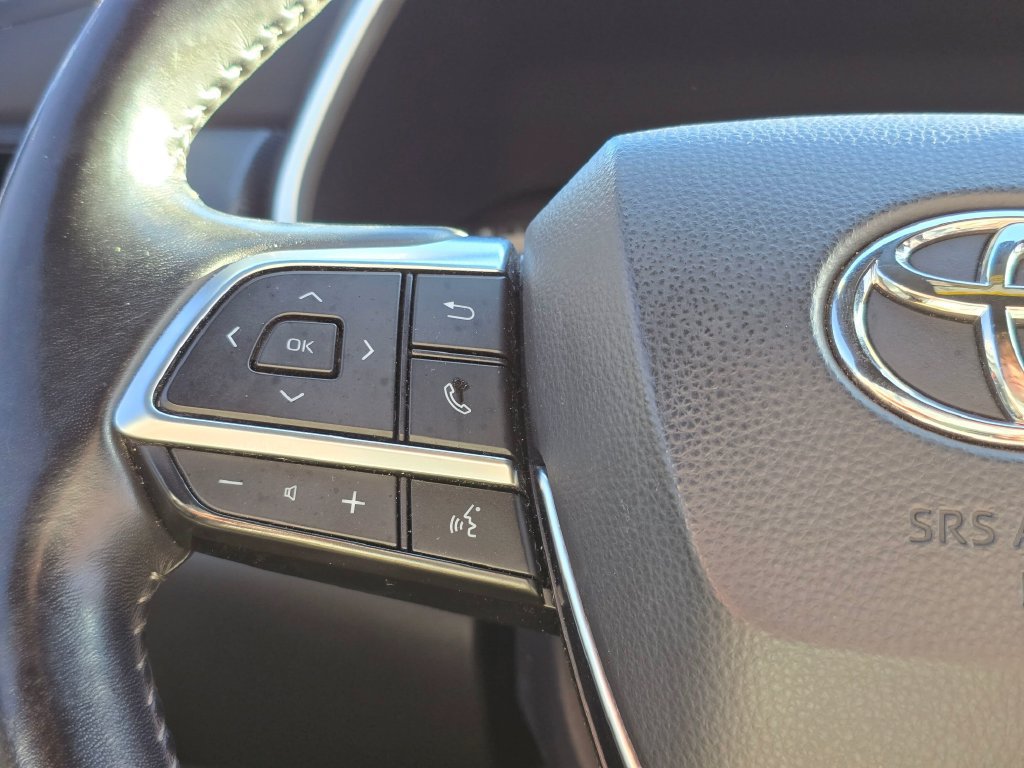 Used 2021 Toyota Highlander XSE FWD image 28