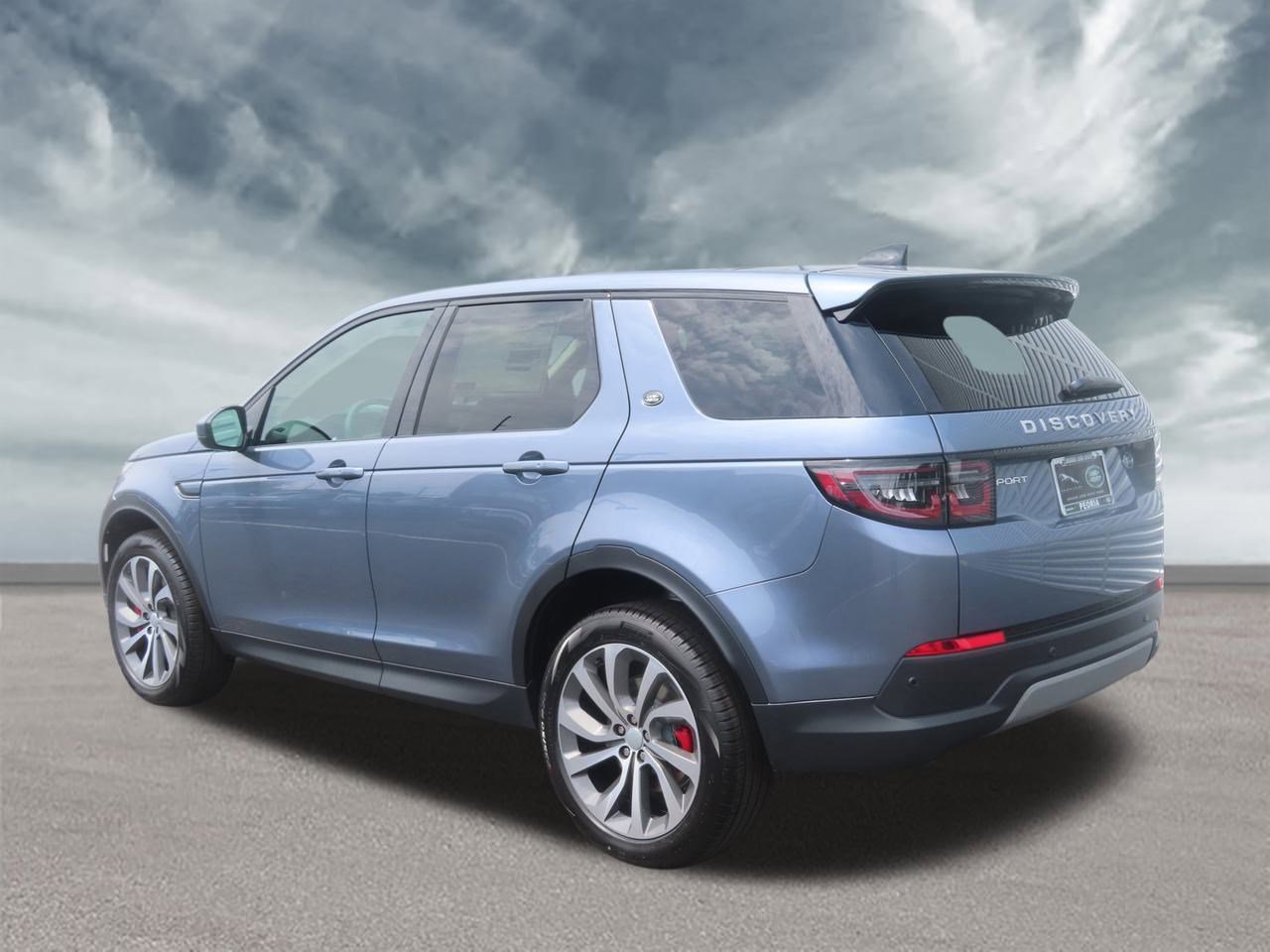 Used 2023 Land Rover Discovery Sport SE image 2