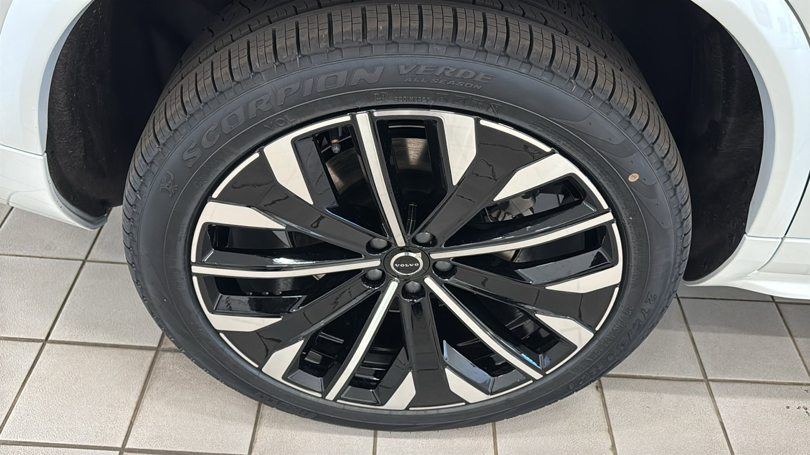 New 2026 Volvo XC90 T8 Core w/ Protection Package AWD/4WD image 32