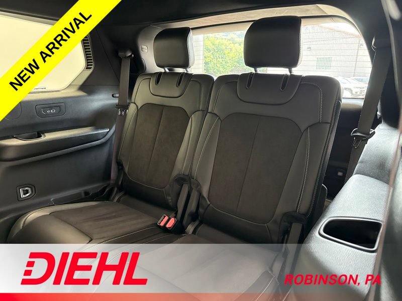 Used 2023 Jeep Grand Cherokee L Laredo AWD/4WD image 17