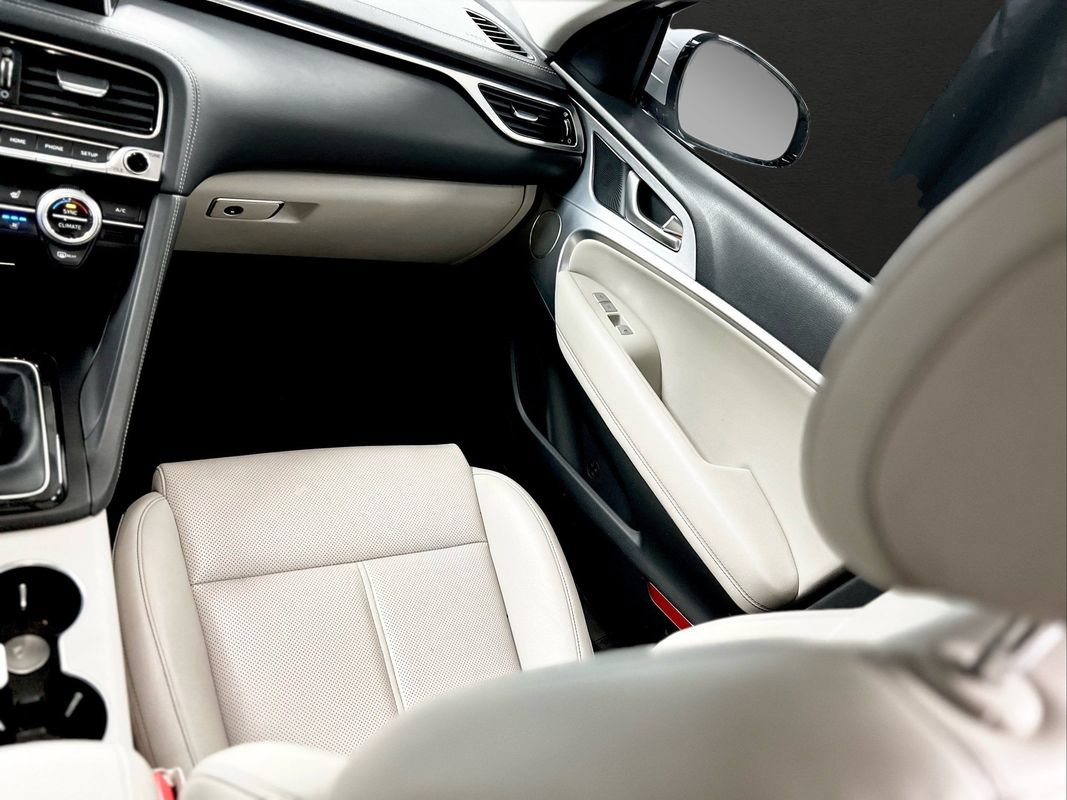 Used 2019 Genesis G70 2.0T Sport RWD image 19
