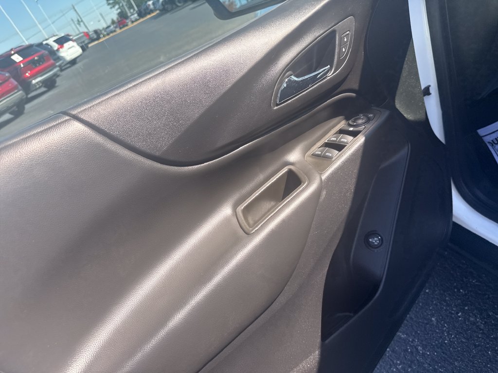 Used 2024 Chevrolet Equinox LT FWD image 19