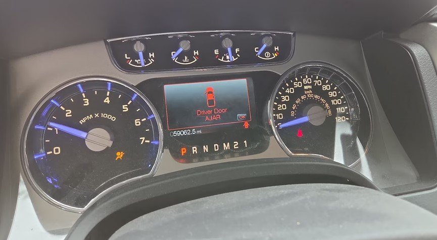 Used 2011 Ford F150 Platinum RWD image 5