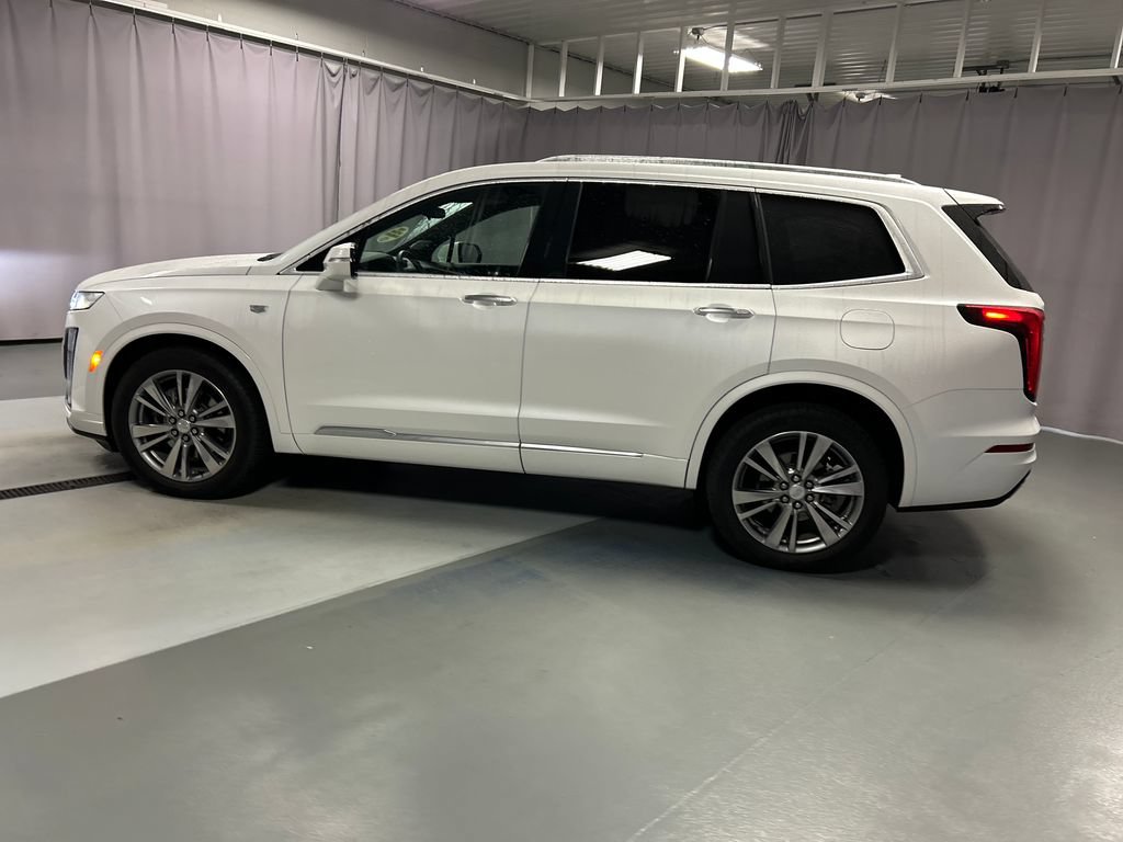 Used 2024 Cadillac XT6 Premium Luxury AWD/4WD image 4