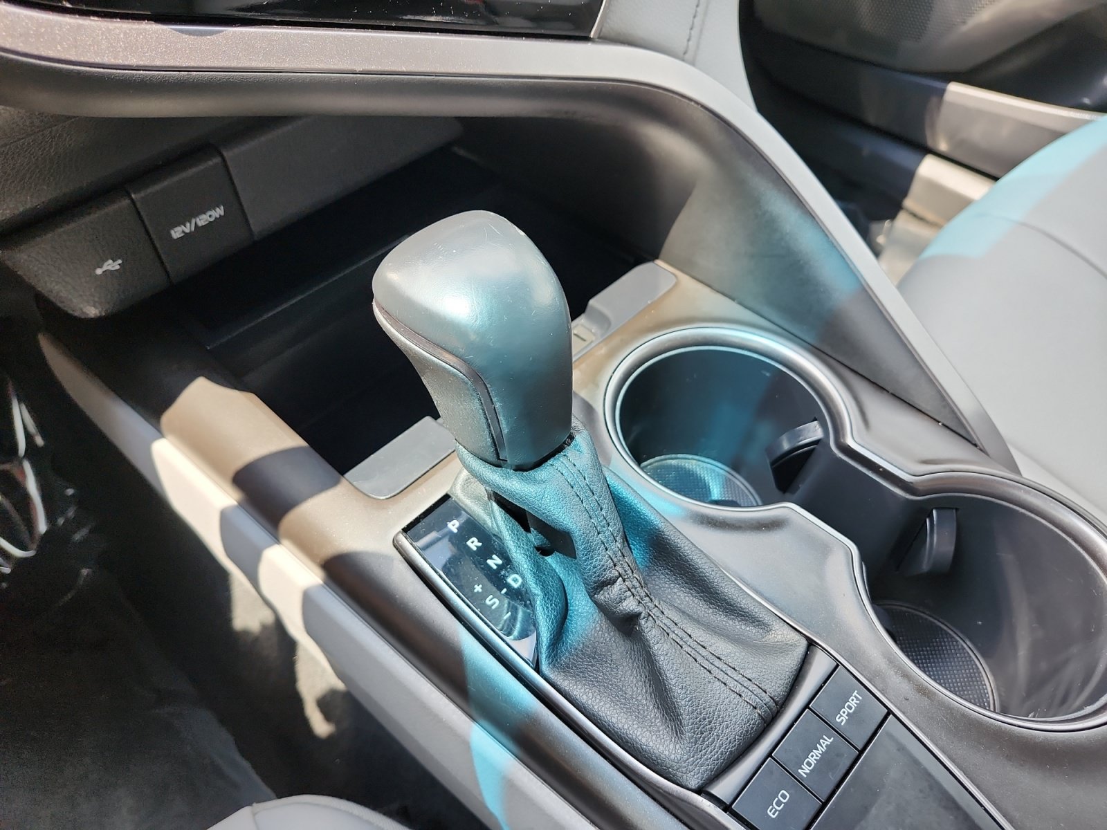 Used 2022 Toyota Camry SE FWD image 22