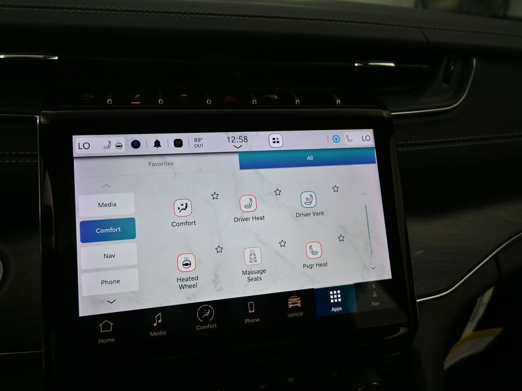 Used 2024 Jeep Grand Cherokee Overland w/ Luxury Tech Group IV image 21