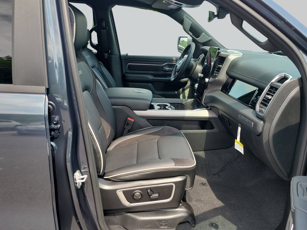 New 2026 RAM 1500 Laramie w/ Night Edition AWD/4WD image 39
