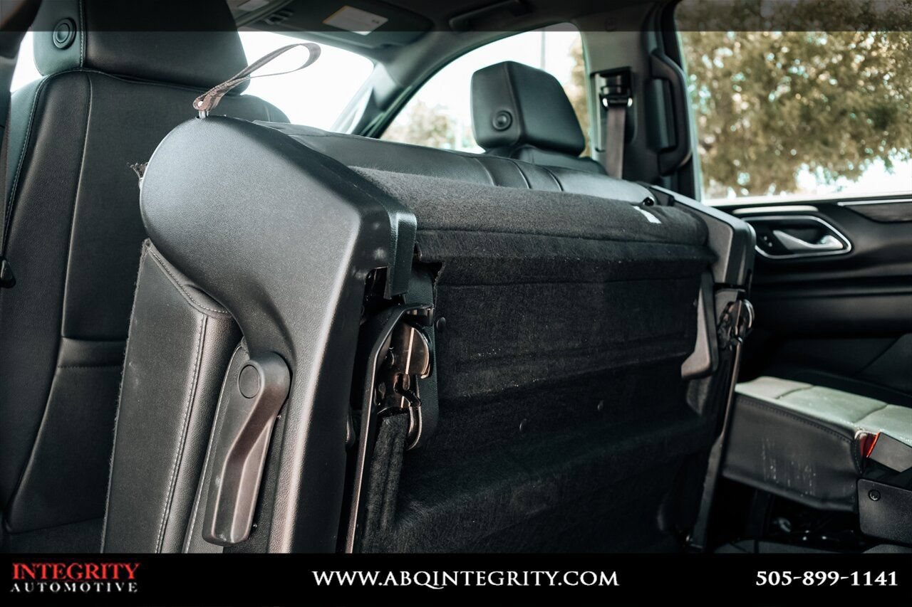 Used 2024 Chevrolet Suburban LT RWD image 45