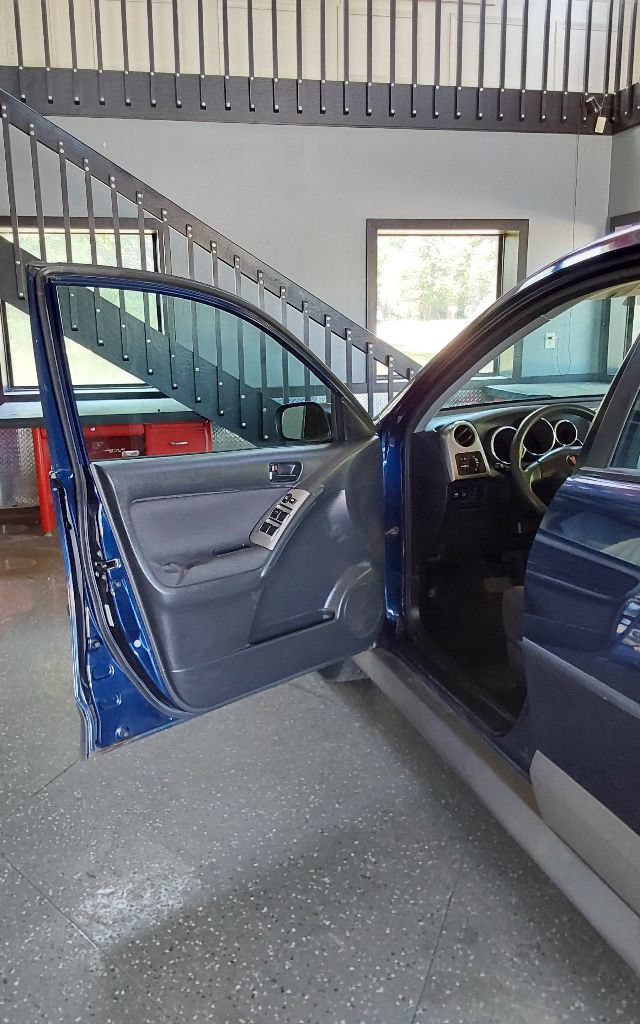 Used 2005 Pontiac Vibe w/ Power Group Value Package FWD image 17