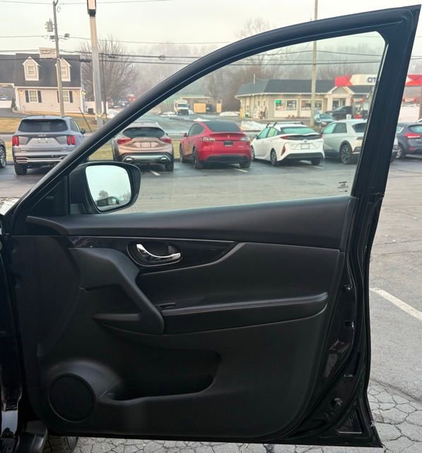 Used 2019 Nissan Rogue SL image 39