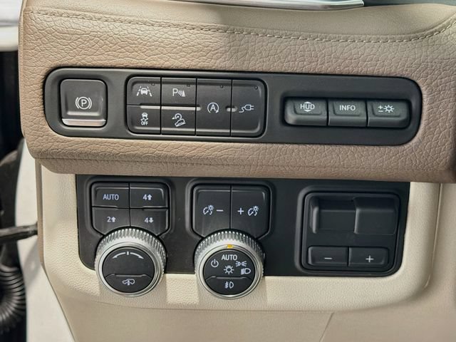 Used 2021 GMC Yukon XL Denali w/ Denali Ultimate Package AWD/4WD image 9