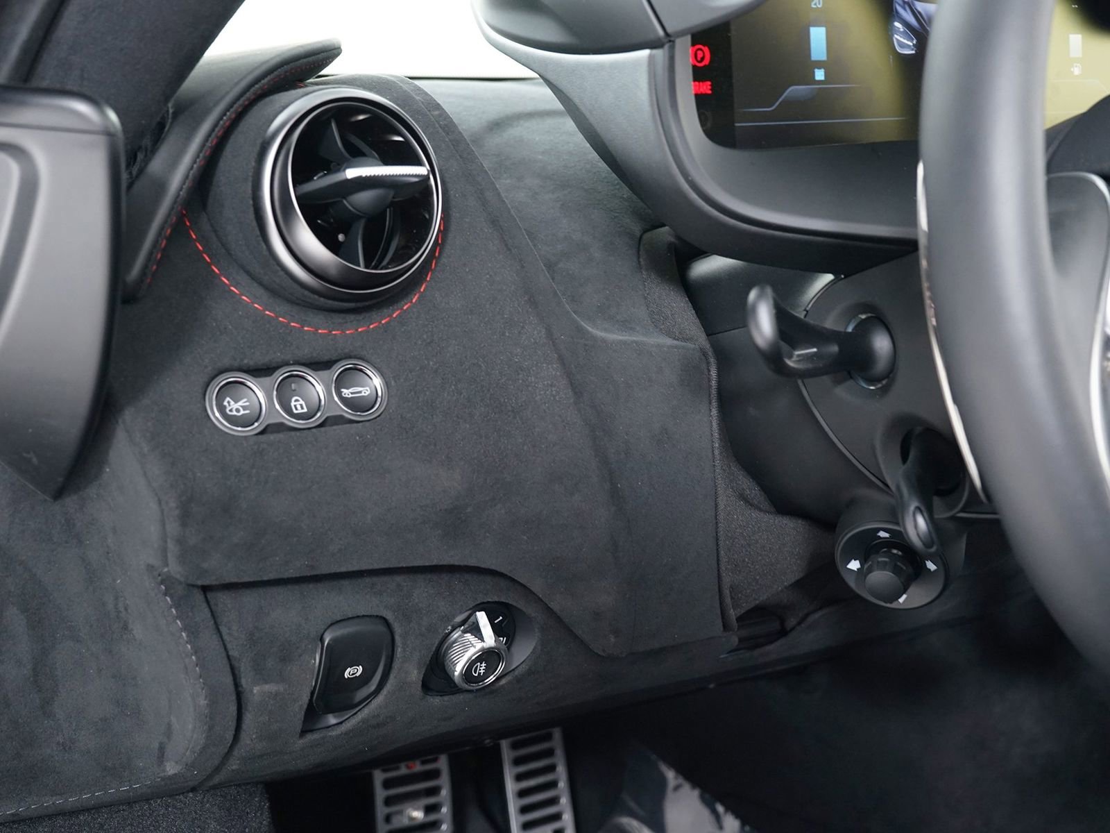 Used 2026 McLaren 750S Spider RWD image 28
