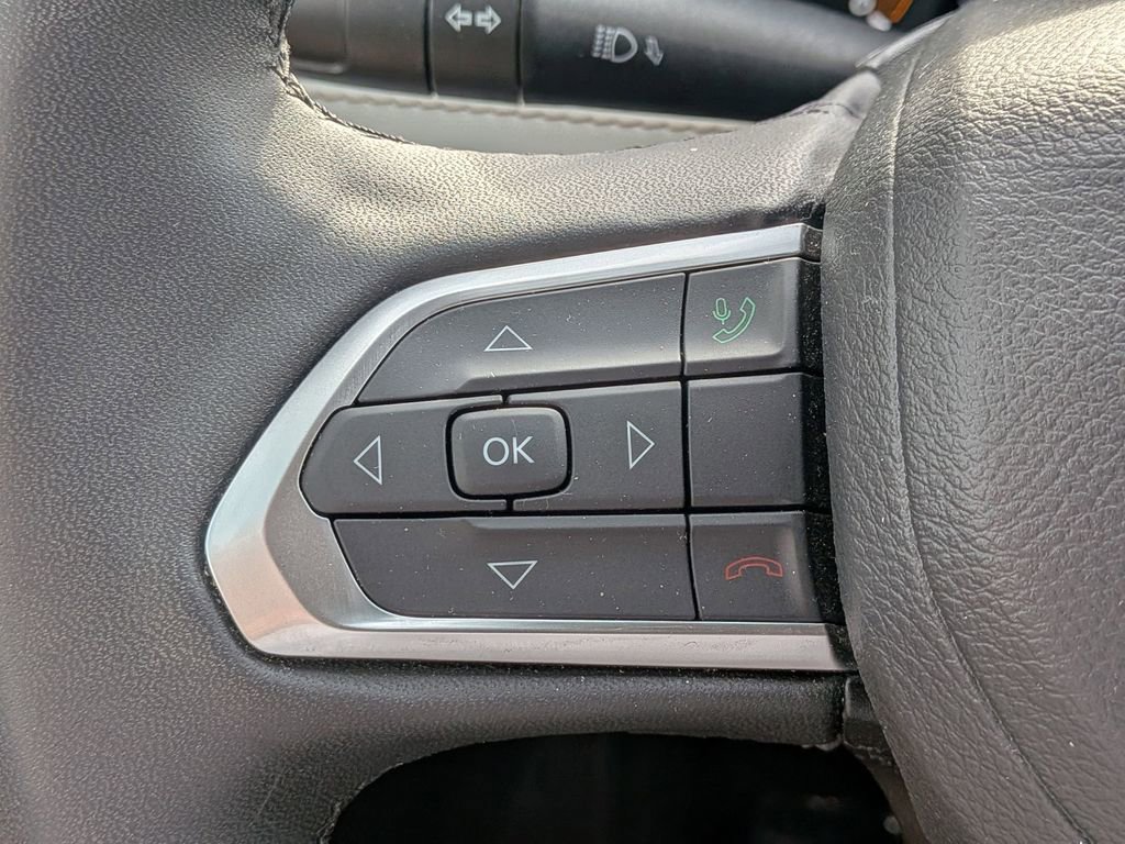 Used 2025 Jeep Compass Limited image 20