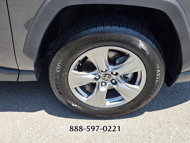 Used 2025 Toyota RAV4 XLE FWD image 18