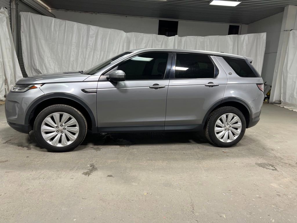 Used 2020 Land Rover Discovery Sport SE image 4