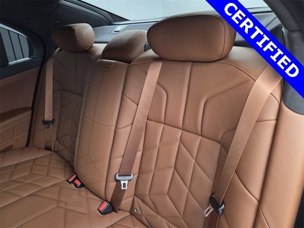 Used 2024 BMW 760i xDrive w/ Executive Package image 32