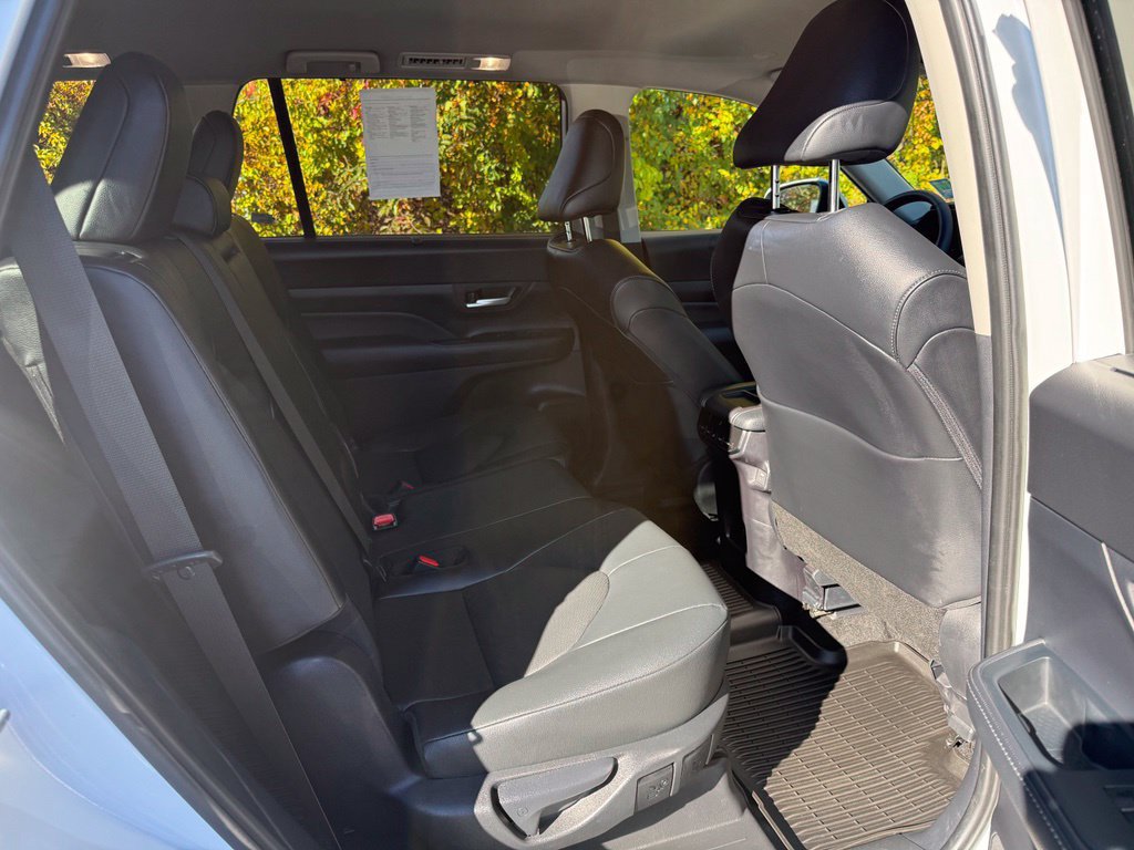 Certified 2026 Toyota Grand Highlander AWD image 20