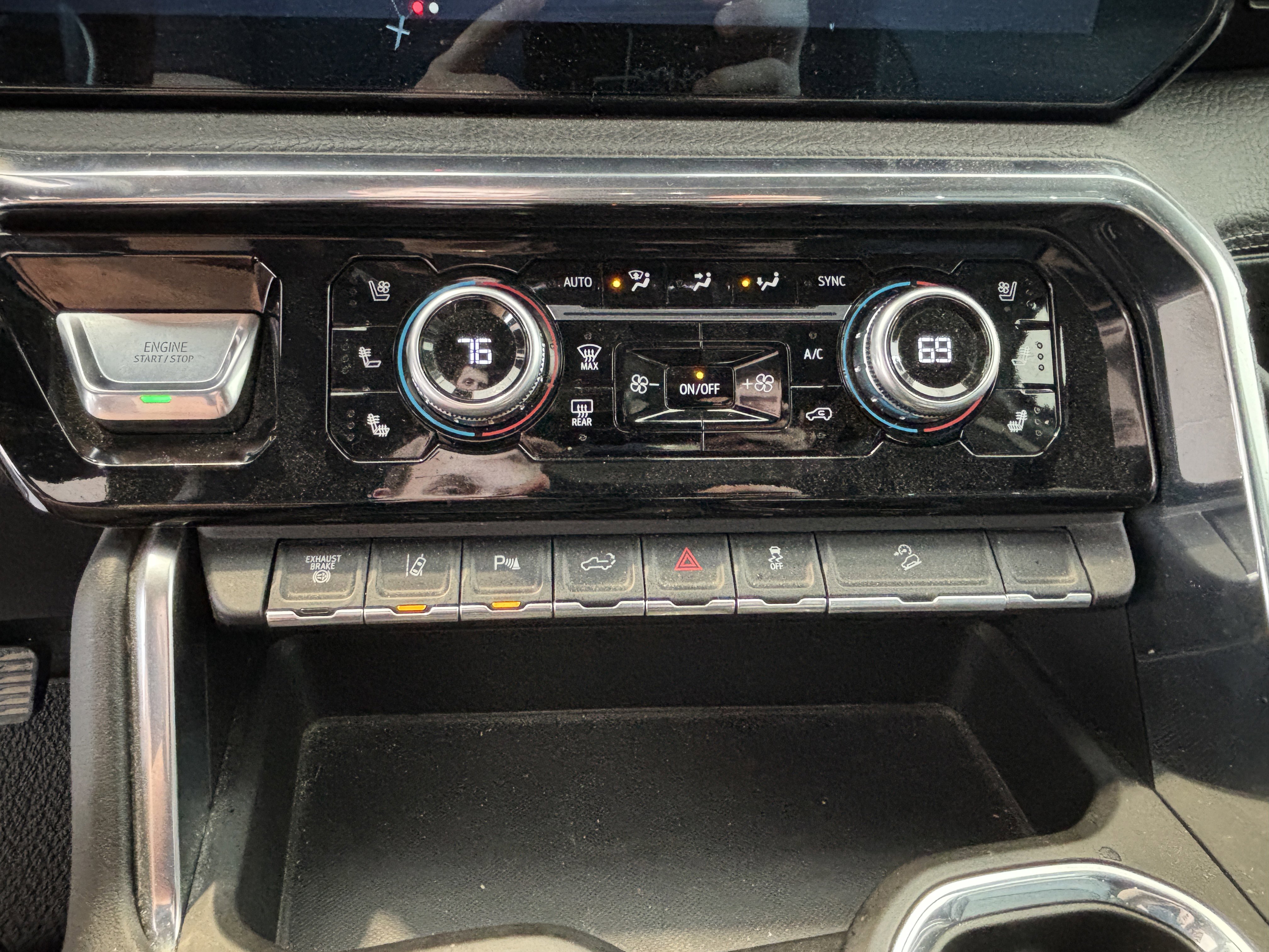 Used 2024 GMC Sierra 2500 Denali w/ Denali Reserve Package image 14