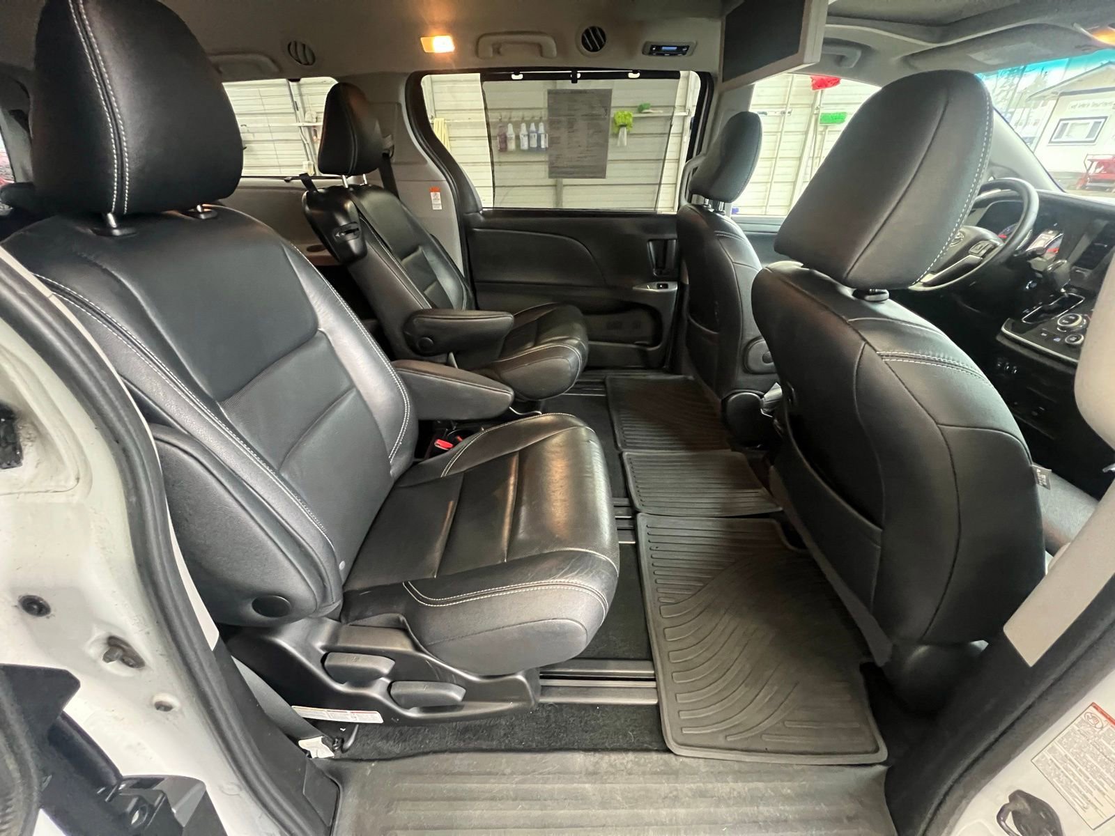 Used 2015 Toyota Sienna SE Premium image 20