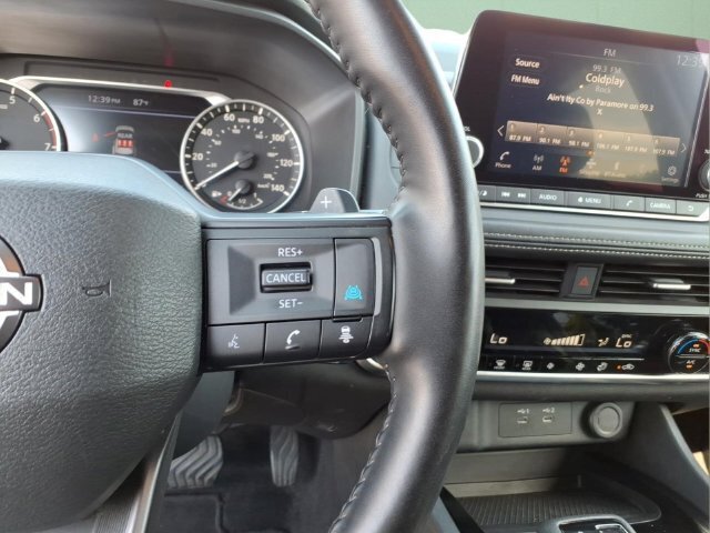 Used 2025 Nissan Rogue SV AWD/4WD image 15
