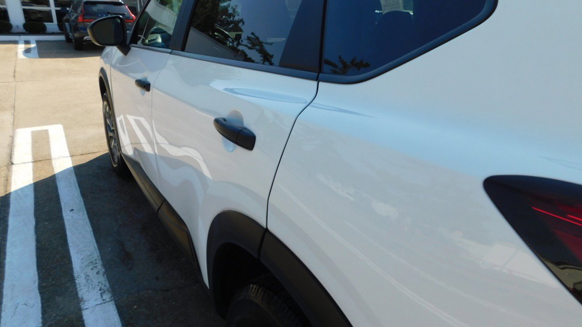 Used 2023 Nissan Rogue S image 12