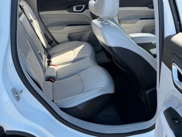 Used 2022 Jeep Compass Latitude w/ Convenience Group AWD/4WD image 24