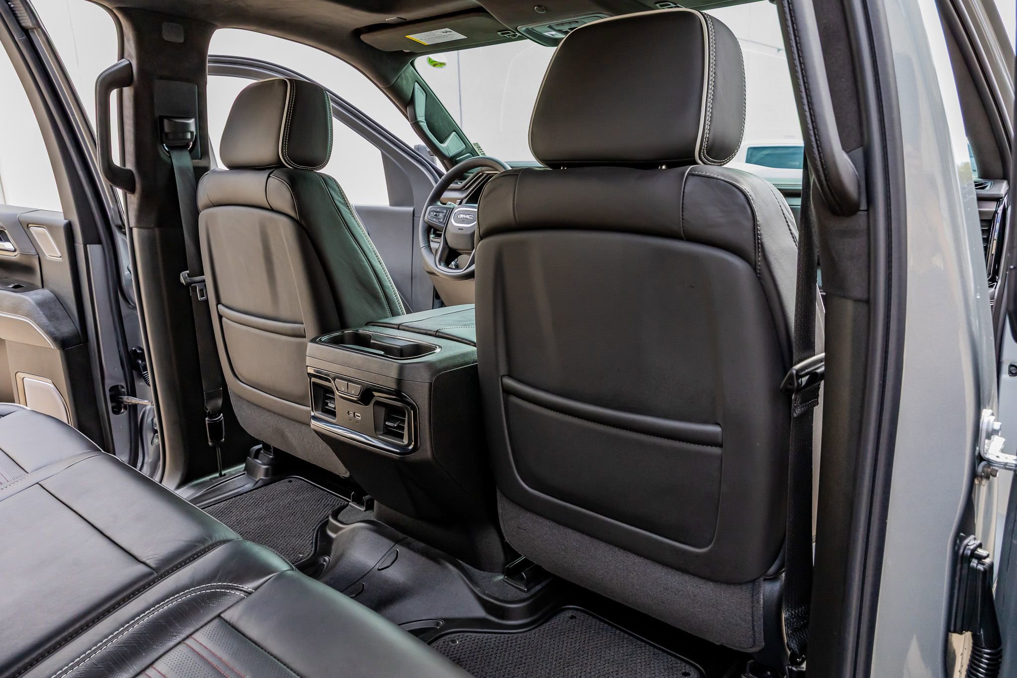 Used 2026 GMC Sierra 2500 AT4X image 32