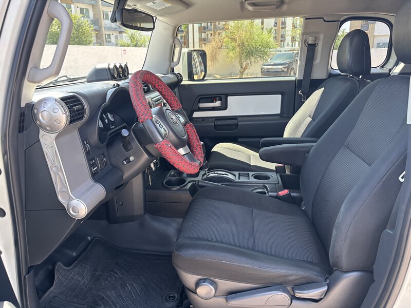 Used 2014 Toyota FJ Cruiser 4WD w/ Upgrade Package image 19