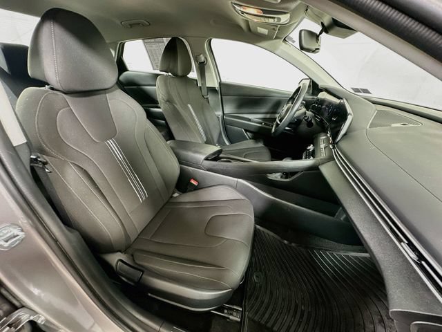 Certified 2023 Hyundai Elantra SEL w/ Convenience Package FWD image 32