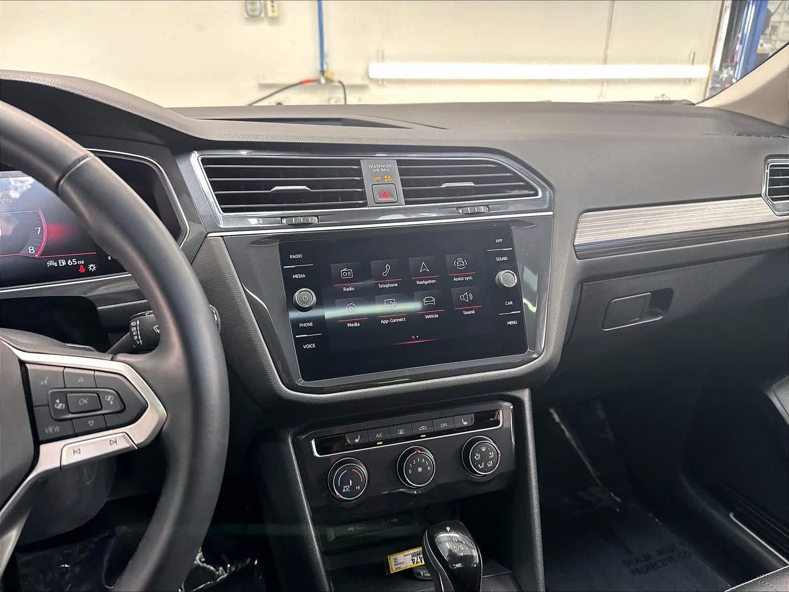 Used 2024 Volkswagen Tiguan Wolfsburg Edition AWD/4WD image 12