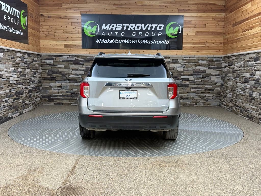 Used 2020 Ford Explorer XLT w/ Comfort Package image 8