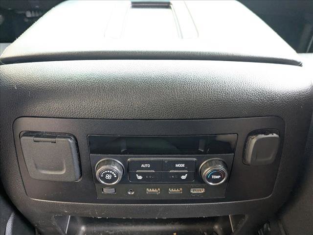 Used 2019 GMC Yukon XL SLT w/ Open Road Package image 17