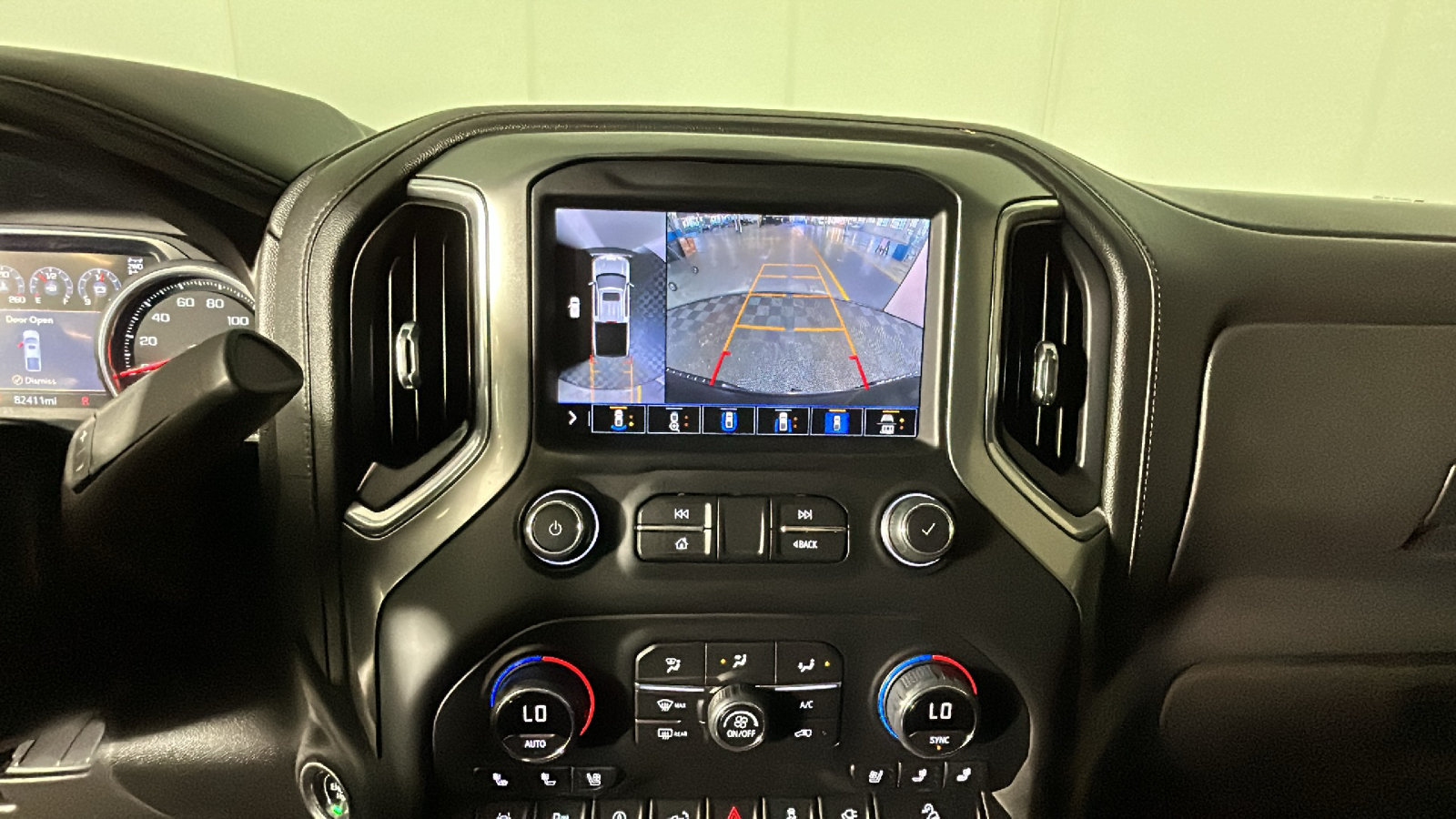 Used 2020 Chevrolet Silverado 1500 LTZ AWD/4WD image 31