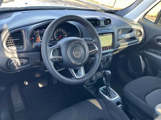 Used 2023 Jeep Renegade Latitude image 21