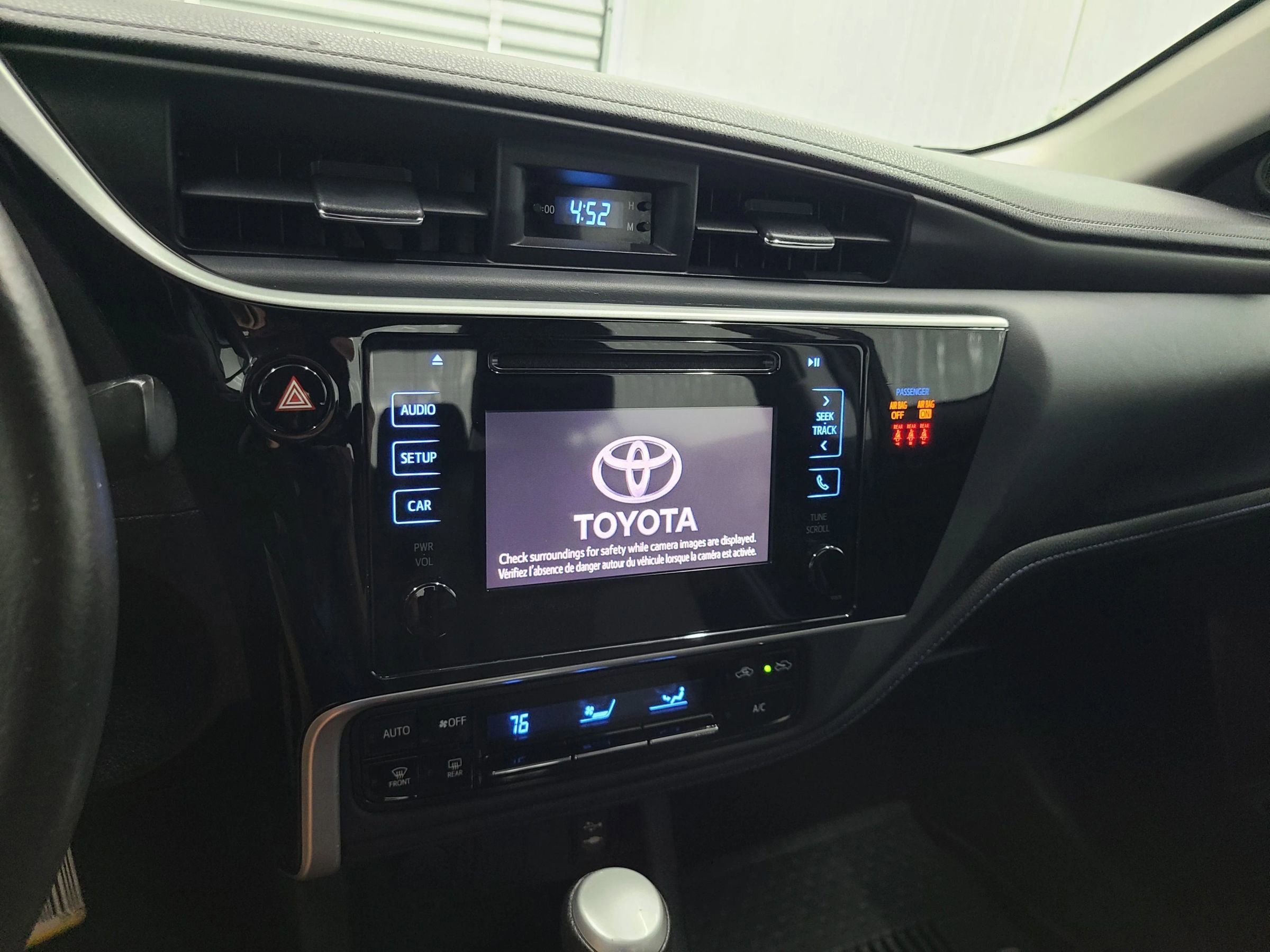 Used 2018 Toyota Corolla SE FWD image 25